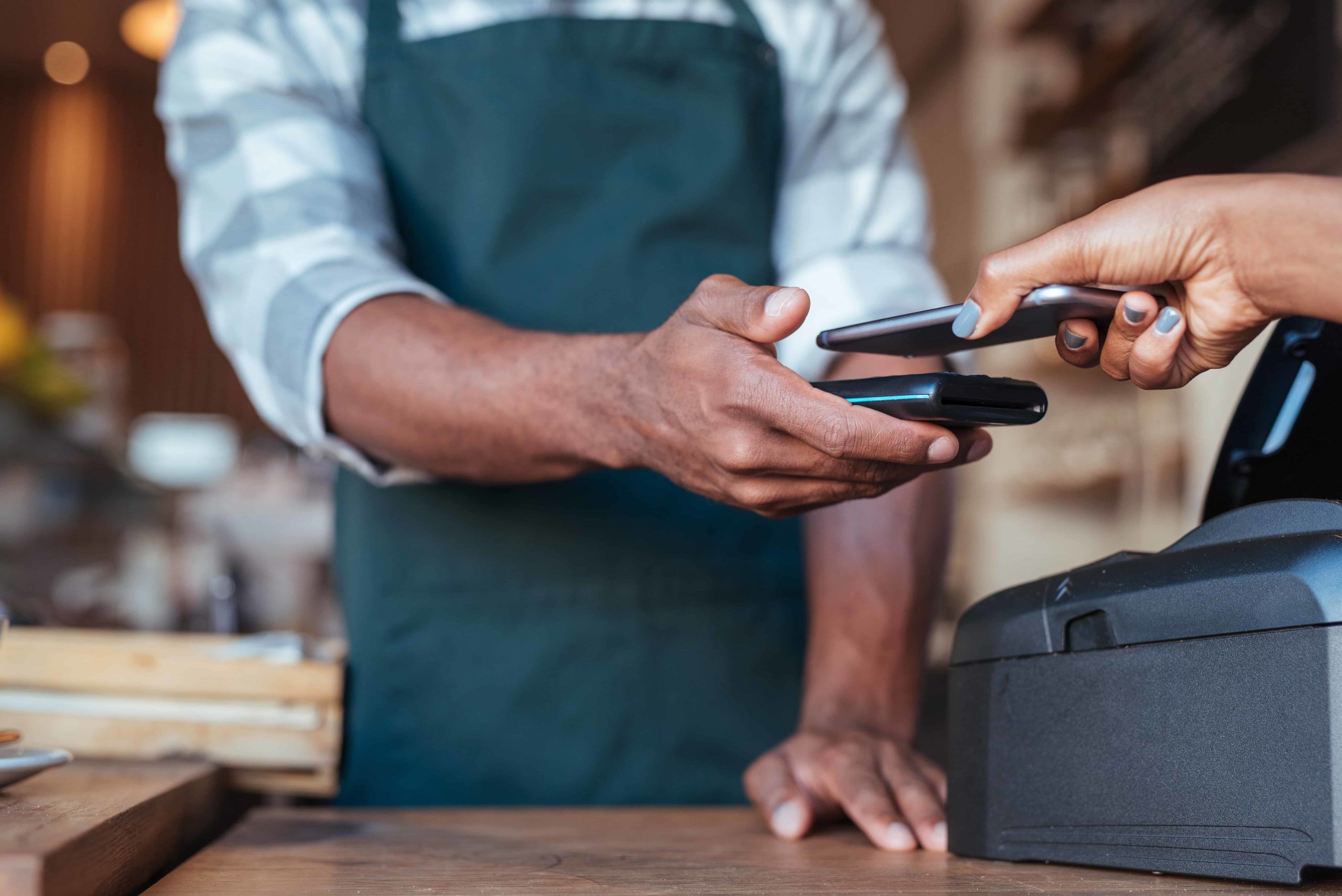 Technology in hospitality industry: Exchange between customer and cashier using smartphone